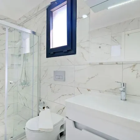 Otel Hisaroenuende 4+1 *