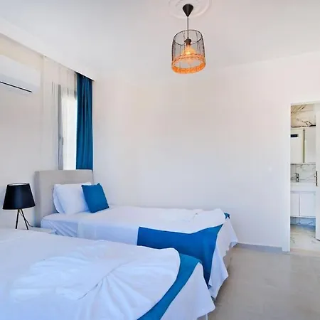 Otel Hisaroenuende 4+1 *